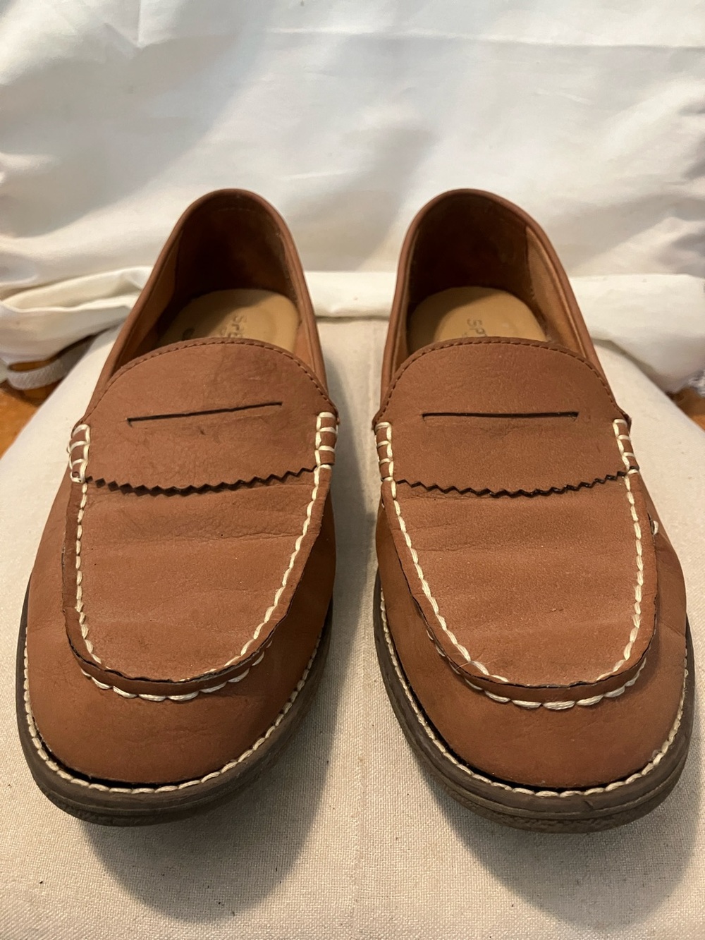 like new , maybe worn once !  Sperry. Men’s. 8.5”. Women’s 9.5” tan faux suede